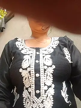 knightqueen12 online show from January 2026 05:55:01 AM