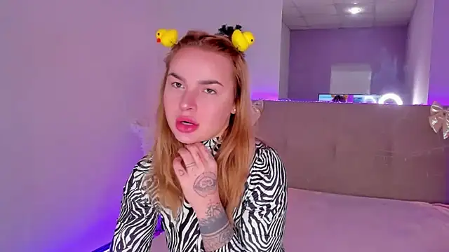 LunaHeadley online show from January 2026 01:26:01 PM