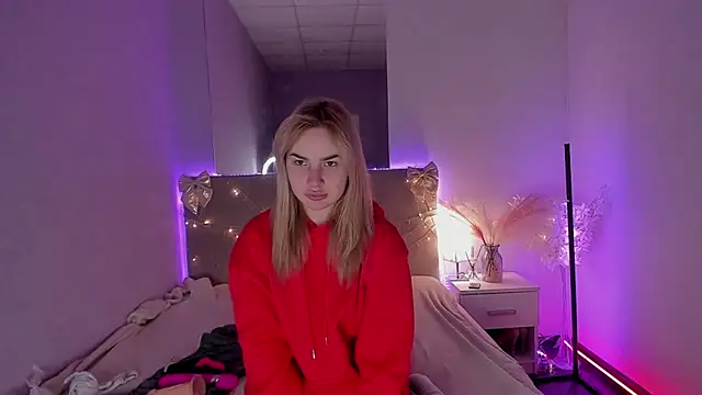 LunaHeadley online show from February 2026 01:21:02 PM