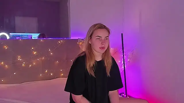 LunaHeadley online show from February 2026 01:25:01 PM