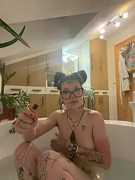 demonLamia online show from May 2026 07:55:02 PM