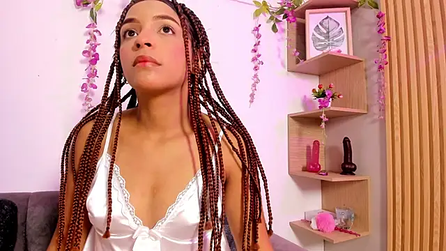 chloe peach  online show from June 2026 02:43:01 PM