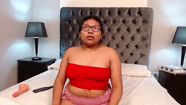 Snapshot of Kiri_Black_ chatting on February 2026 03:56:02 AM Kiri Black online show from February 2026 03:56:02 AM