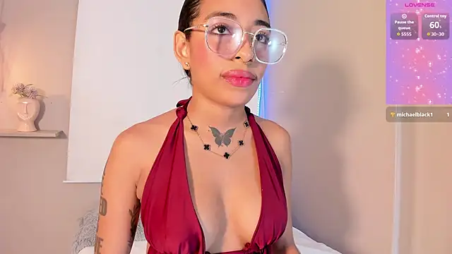 Scarlet Vixen  online show from June 2026 03:05:01 PM