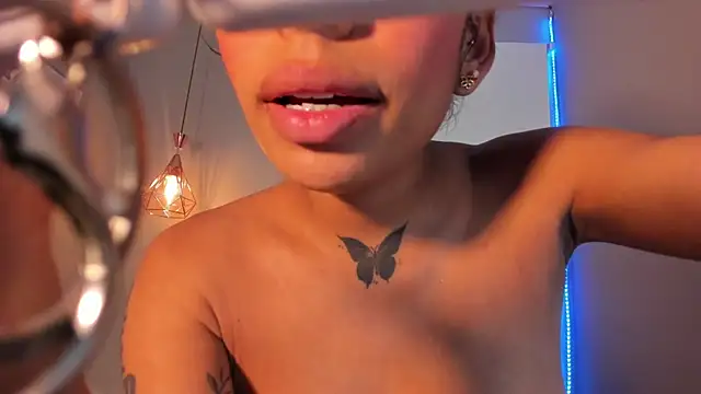 Snapshot of Scarlet_Vixen_ chatting on July 2026 12:44:01 PM Scarlet Vixen online show from July 2026 12:44:01 PM
