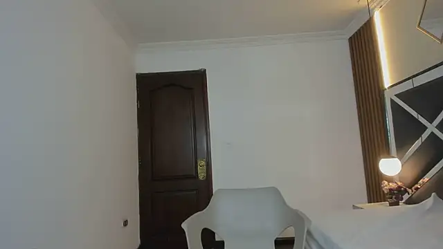 Snapshot of Ambarross_ chatting on February 2026 02:02:02 PM Ambarross online show from February 2026 02:02:02 PM