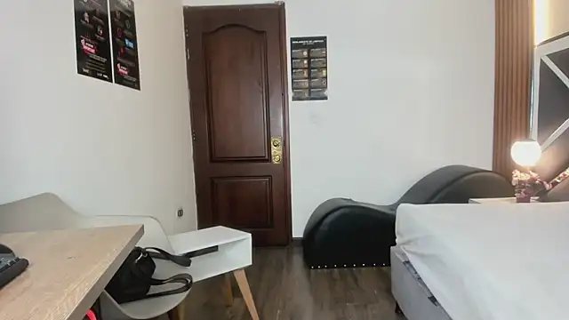 Snapshot of Ambarross_ chatting on March 2026 02:01:01 PM Ambarross online show from March 2026 02:01:01 PM