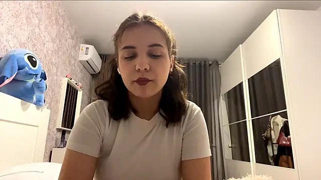 Lunavirexiall online show from February 2026 05:44:02 PM