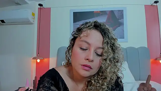 EmmaBoyd online show from June 2026 07:55:02 AM