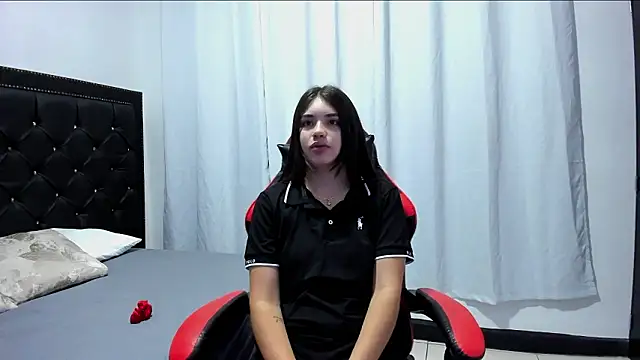 EmmaSnnow online show from February 2026 12:15:01 PM