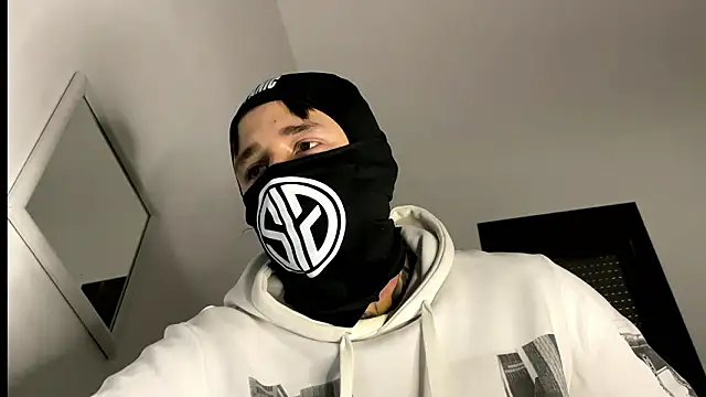 Snapshot of COLOMBIAN20CM chatting on March 2026 01:29:02 PM COLOMBIAN20CM online show from March 2026 01:29:02 PM