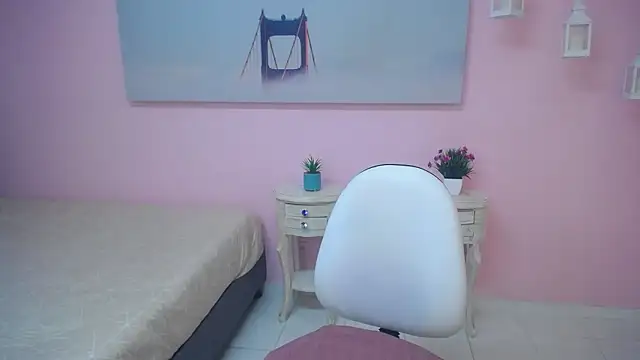 scarlett clyde online show from March 2026 12:32:01 PM