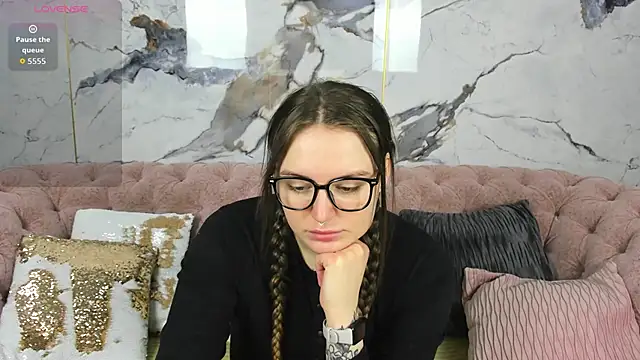 MoonlightLovee online show from February 2026 12:47:02 AM