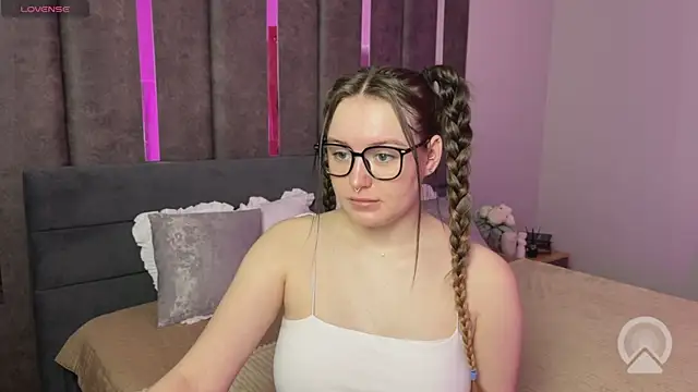 MoonlightLovee online show from February 2026 12:14:02 AM