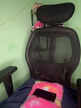 Snapshot of Praachiiii chatting on February 2026 11:06:01 PM Praachiiii online show from February 2026 11:06:01 PM