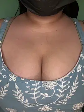 Snapshot of Praachiiii chatting on March 2026 05:48:02 PM Praachiiii online show from March 2026 05:48:02 PM