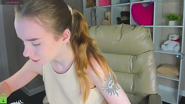 Nicole Vasquez online show from March 2026 01:09:02 AM