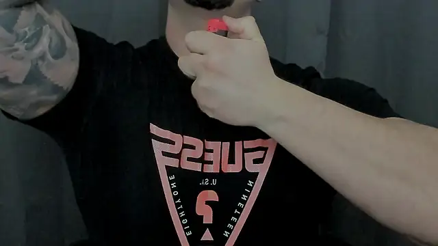 Snapshot of TONYWILSONN chatting on March 2026 04:27:01 AM TONYWILSONN online show from March 2026 04:27:01 AM