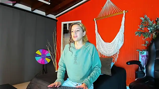 maria Turner1 online show from May 2026 09:36:01 AM
