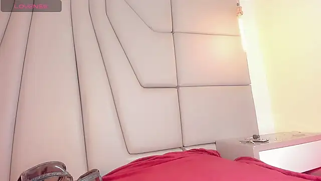 Snapshot of Miss-Saraii chatting on March 2026 04:10:01 PM Miss-Saraii online show from March 2026 04:10:01 PM