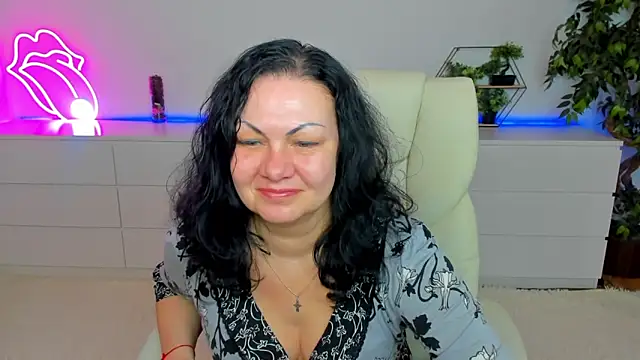 IrissMoon online show from March 2026 06:19:01 AM