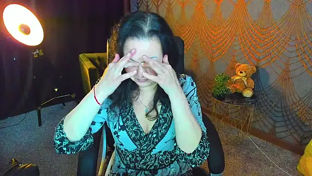 IrissMoon online show from May 2026 05:35:01 AM
