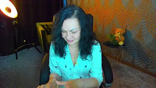 IrissMoon online show from May 2026 05:27:01 AM