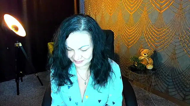 IrissMoon online show from May 2026 11:38:01 AM