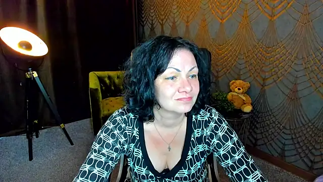 IrissMoon online show from June 2026 12:32:02 AM