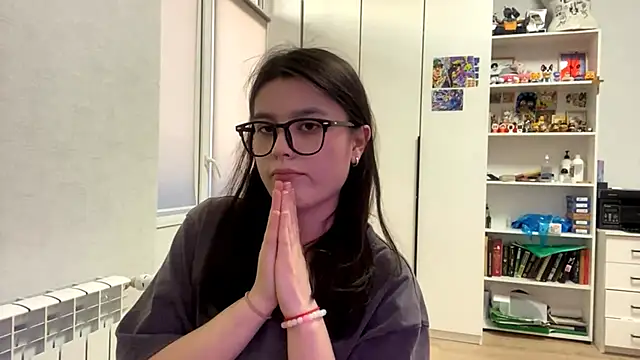 SaintMari online show from May 2026 02:23:01 PM