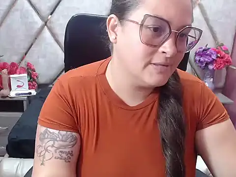 Sarah Boobs  online show from February 2026 07:43:01 PM