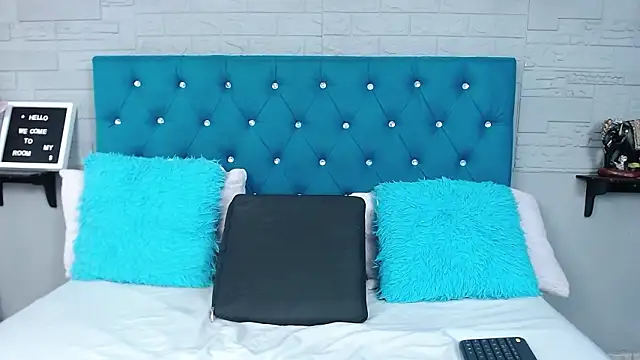 ZolaniBaker online show from February 2026 07:34:02 PM