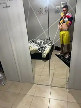 piccolo2002 online show from January 2026 04:00:02 PM