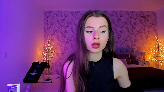 Snapshot of Hot_Molly5 chatting on March 2026 02:15:01 AM Hot Molly5 online show from March 2026 02:15:01 AM