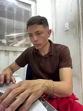 santiObrero online show from March 2026 08:04:01 PM