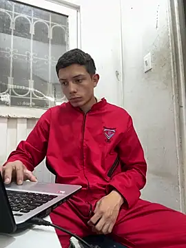 santiObrero online show from April 2026 08:26:01 PM