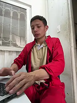 santiObrero online show from April 2026 04:02:02 PM
