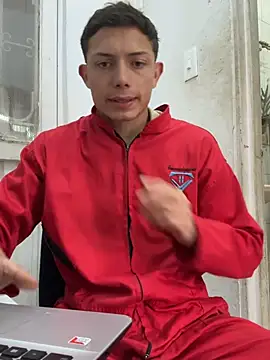 santiObrero online show from May 2026 03:39:02 PM