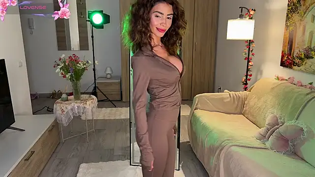 AyanaLys online show from June 2026 07:24:01 PM