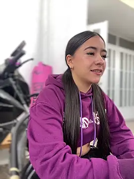 AuroraJohns Pink online show from January 2026 08:18:02 PM