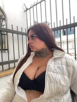 EmilyMoore Pink online show from February 2026 07:50:02 PM