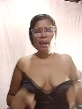 Snapshot of Yandris_1212 chatting on July 2026 02:04:02 AM Yandris 1212 online show from July 2026 02:04:02 AM