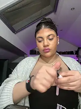 Snapshot of MinaKhalina chatting on February 2026 11:58:01 PM MinaKhalina online show from February 2026 11:58:01 PM