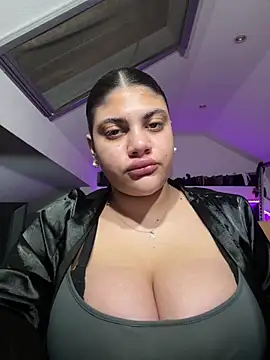 Snapshot of MinaKhalina chatting on February 2026 11:04:02 PM MinaKhalina online show from February 2026 11:04:02 PM