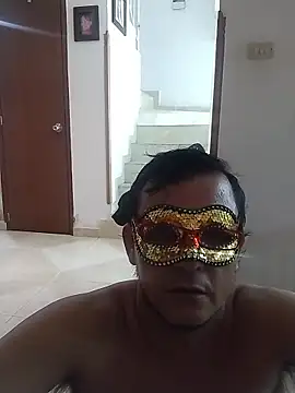 Juanstevan2724 online show from January 2026 12:47:02 AM