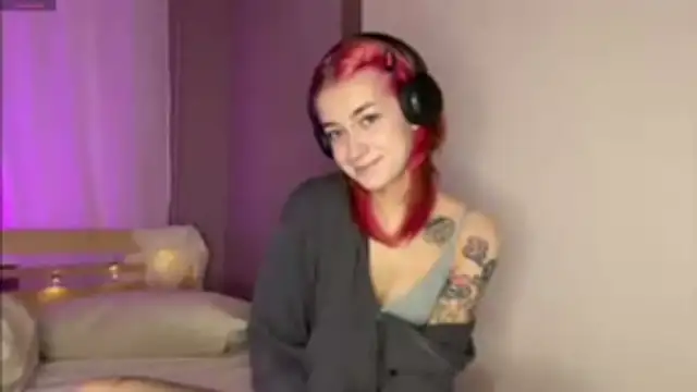 Dina Cams online show from February 2026 01:10:01 PM