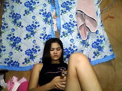 Snapshot of PinaySkinnyJust18 chatting on June 2026 10:17:02 AM PinaySkinnyJust18 online show from June 2026 10:17:02 AM