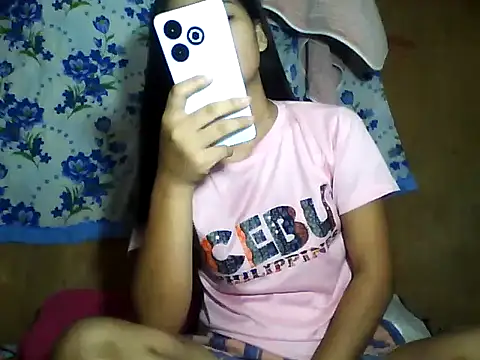 Snapshot of PinaySkinnyJust18 chatting on June 2026 10:25:01 PM PinaySkinnyJust18 online show from June 2026 10:25:01 PM
