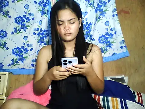 Snapshot of PinaySkinnyJust18 chatting on June 2026 11:03:01 PM PinaySkinnyJust18 online show from June 2026 11:03:01 PM