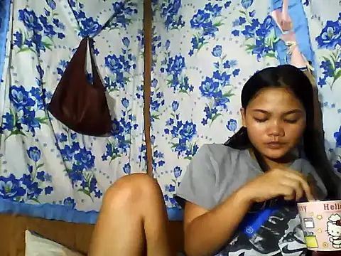 Snapshot of PinaySkinnyJust18 chatting on June 2026 10:01:01 PM PinaySkinnyJust18 online show from June 2026 10:01:01 PM
